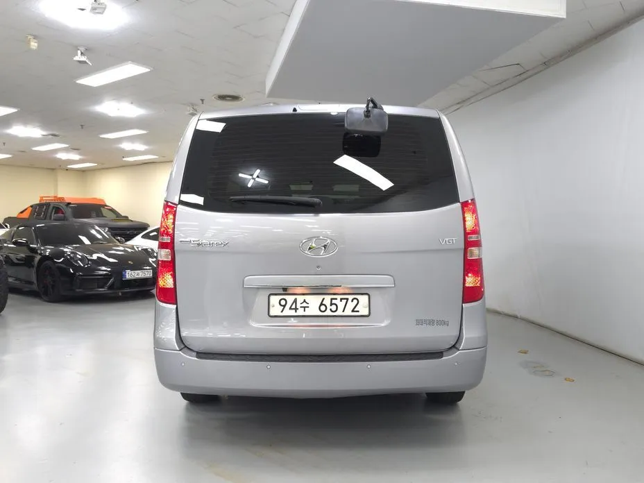 Hyundai Starex — фото 3