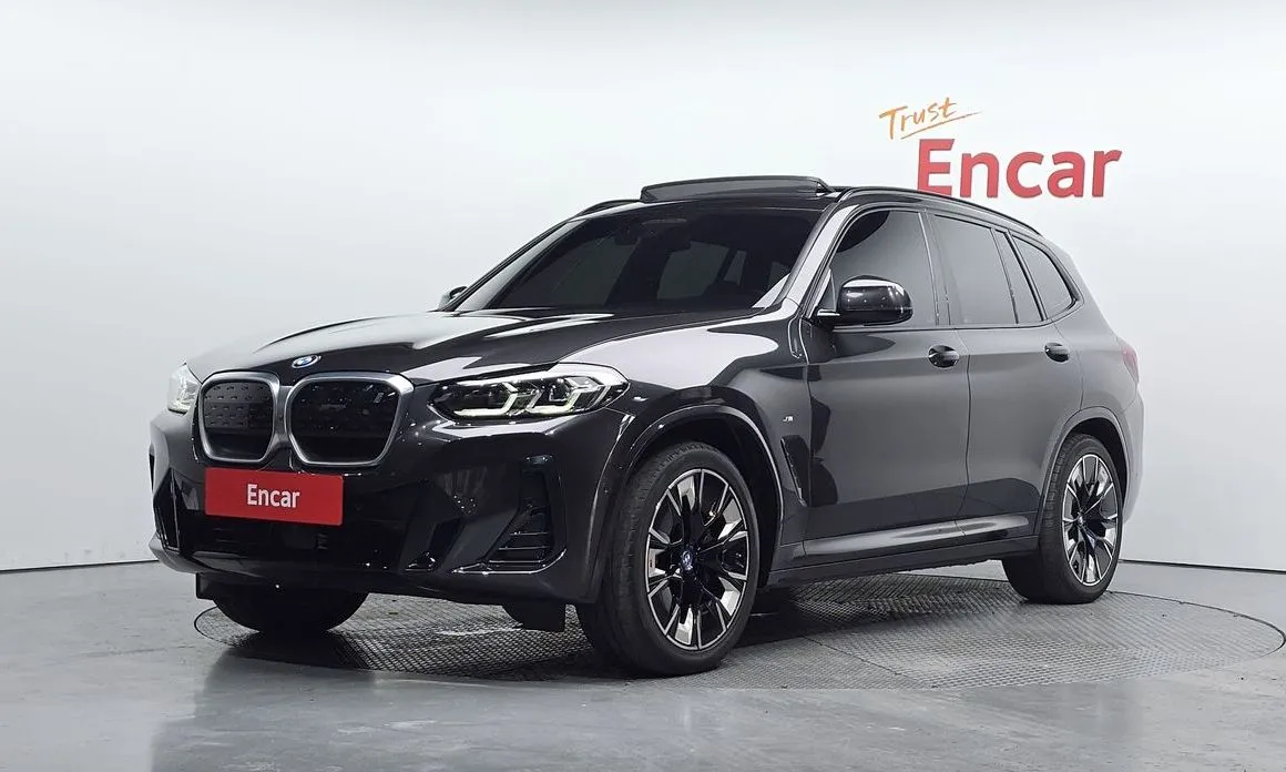 BMW iX3 — фото 1