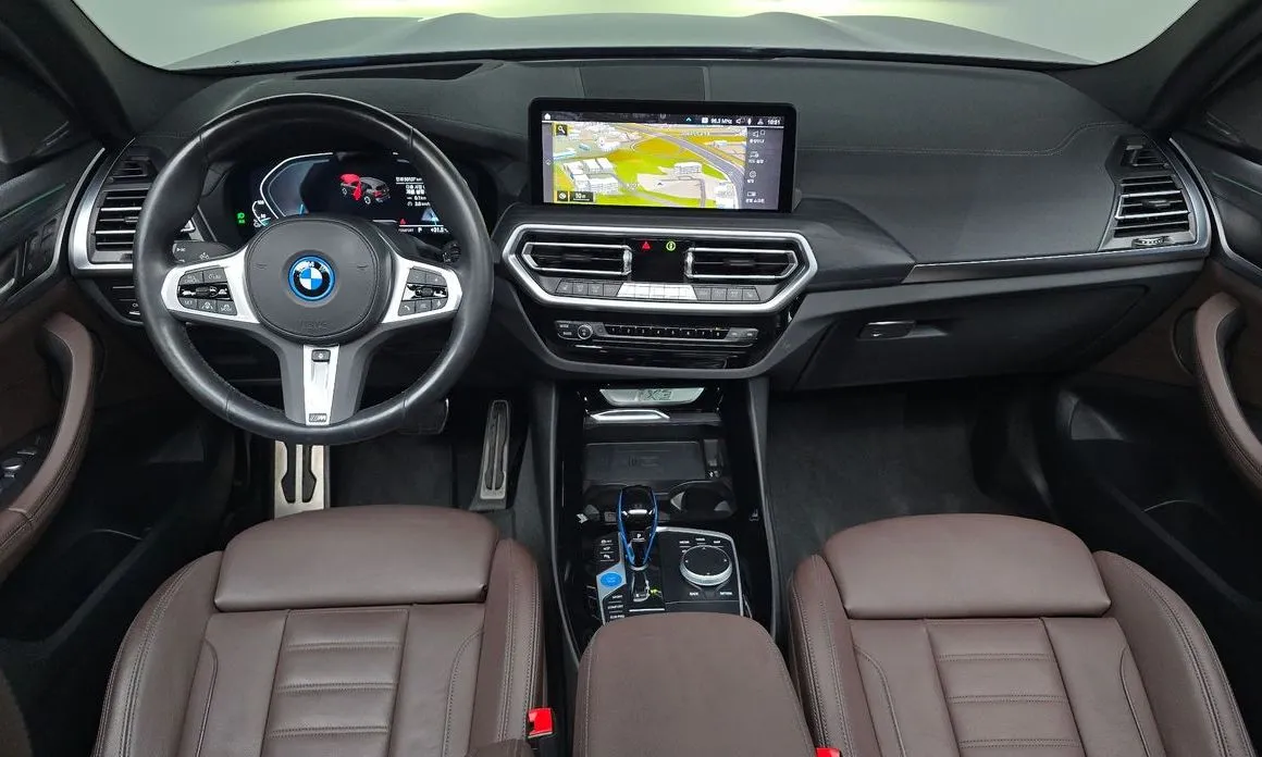 BMW iX3 — фото 6