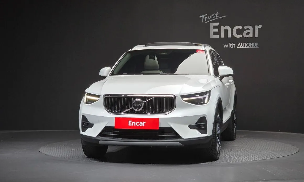 Volvo XC40 — фото 2