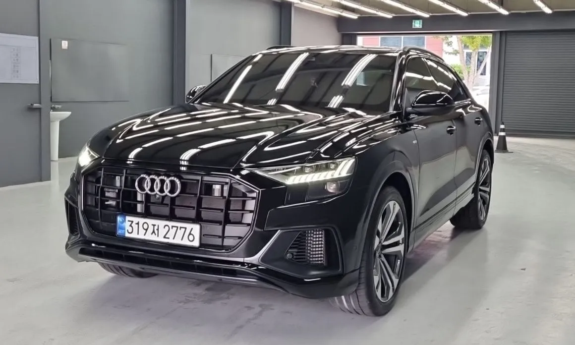 Audi Q8 — фото 1