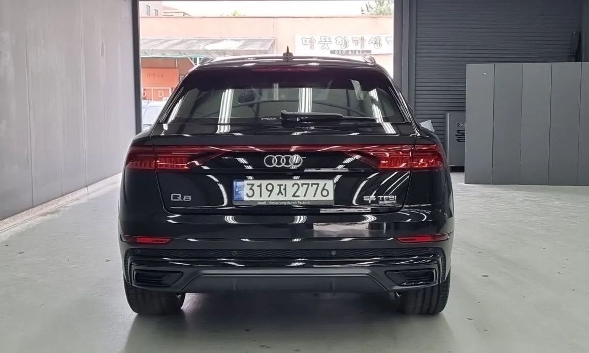Audi Q8 — фото 7