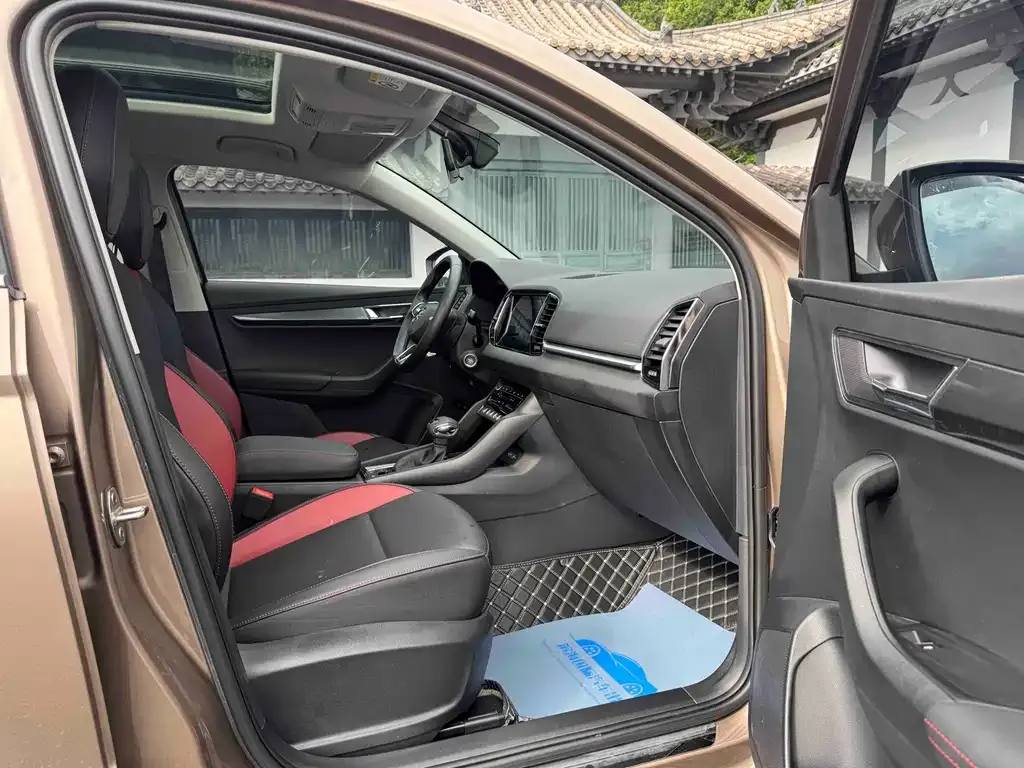Skoda Karoq — фото 10