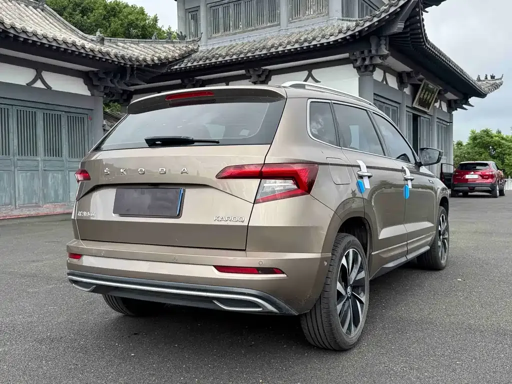 Skoda Karoq — фото 9