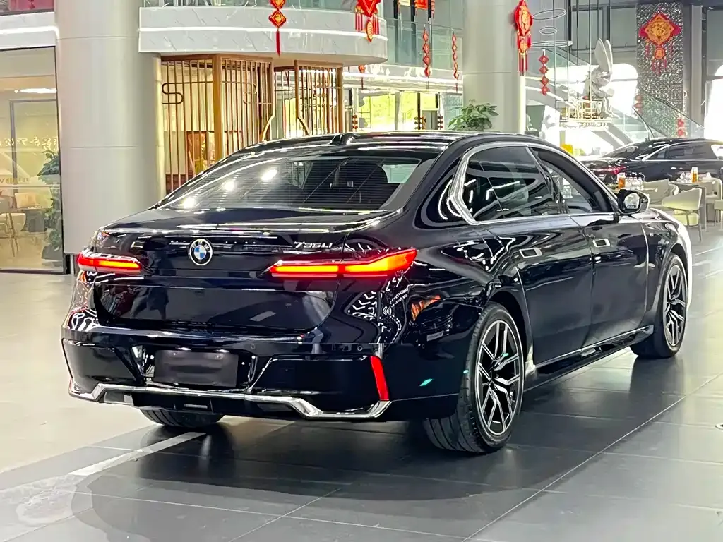BMW 7 Series — фото 3
