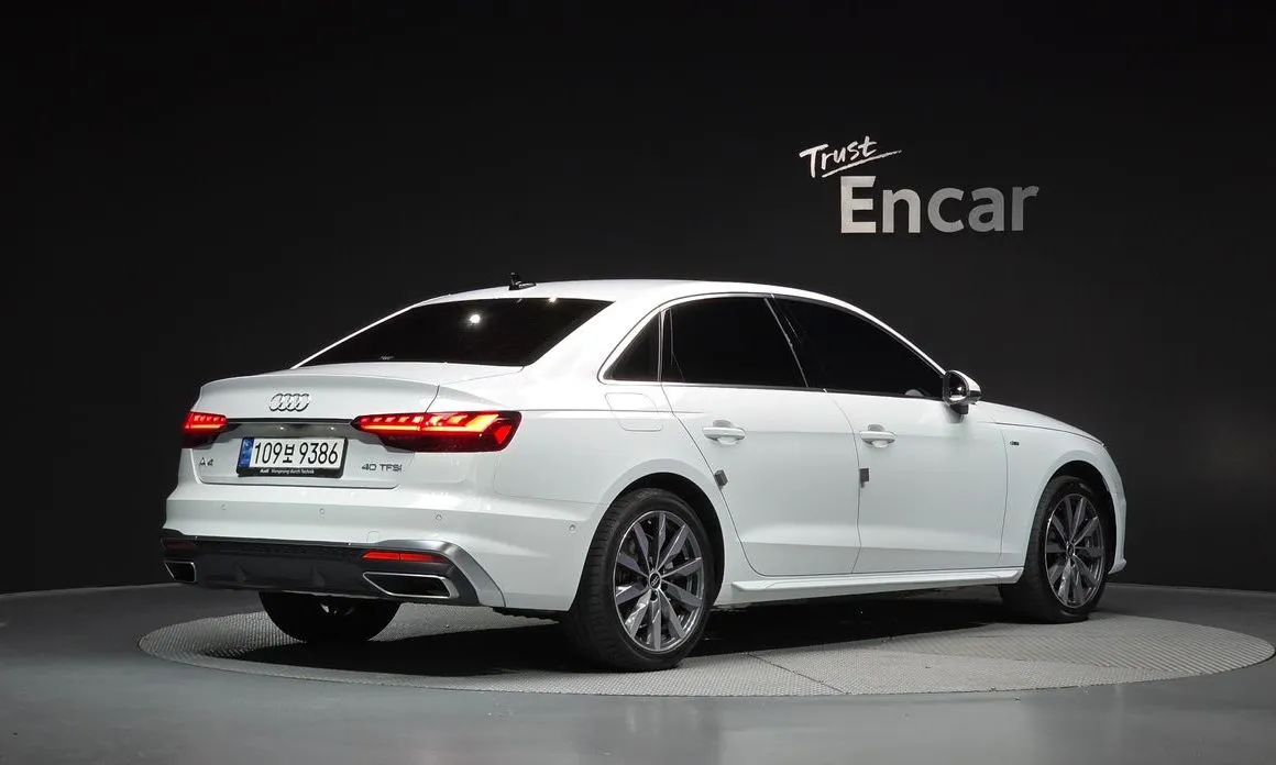 Audi A4 — фото 2