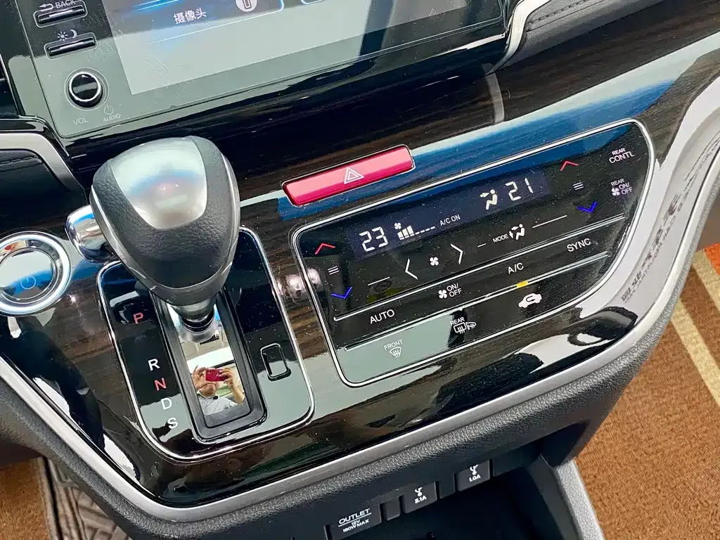 Honda Odyssey — фото 10