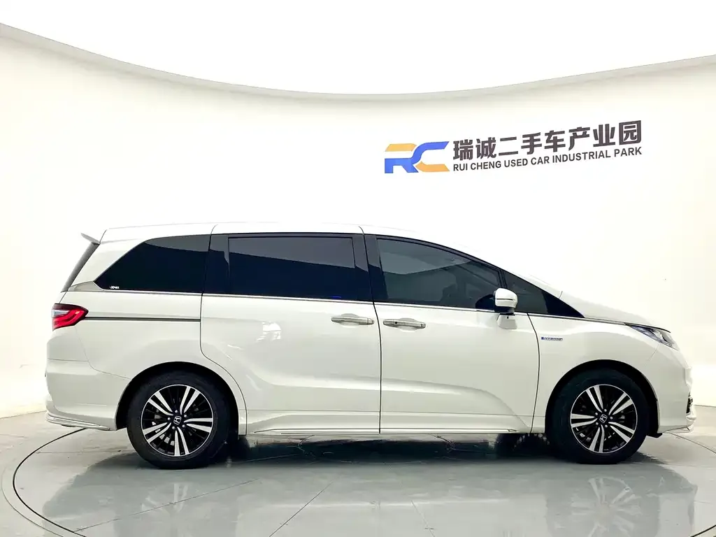 Honda Odyssey — фото 2