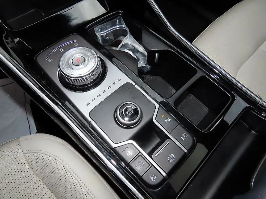 Kia Sorento — фото 9
