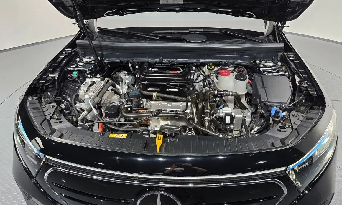 Mercedes-Benz EQB — фото 10