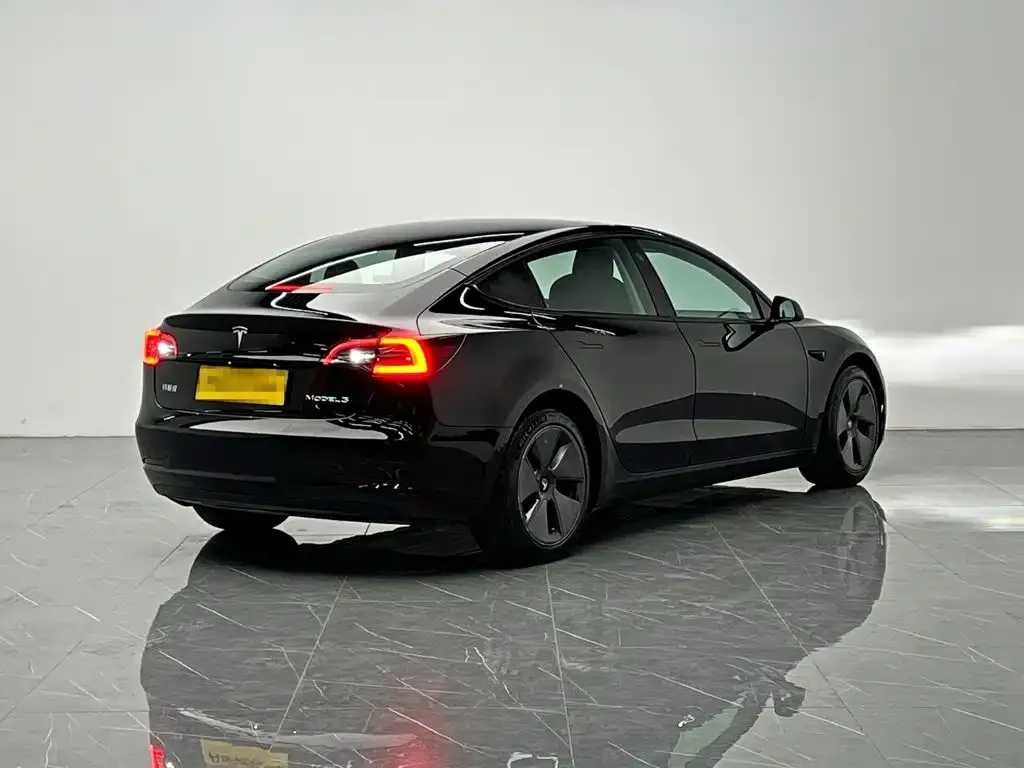 Tesla Model 3 — фото 6