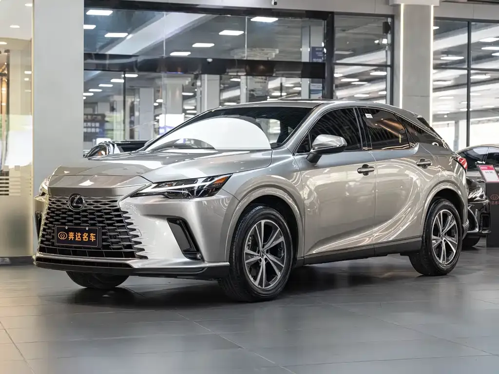 Lexus RX — фото 1