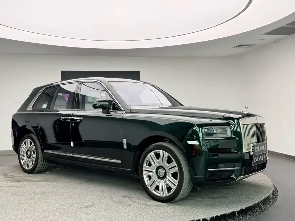 Rolls-Royce Cullinan — фото 1