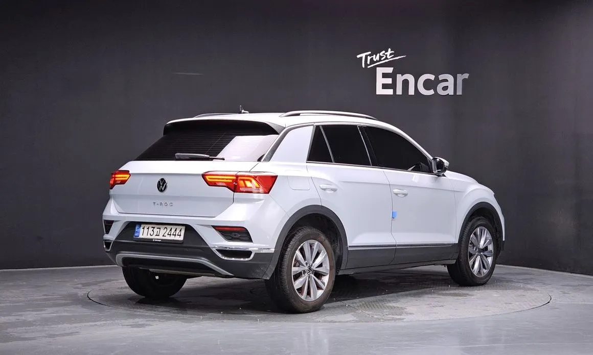 Volkswagen T-Roc — фото 2
