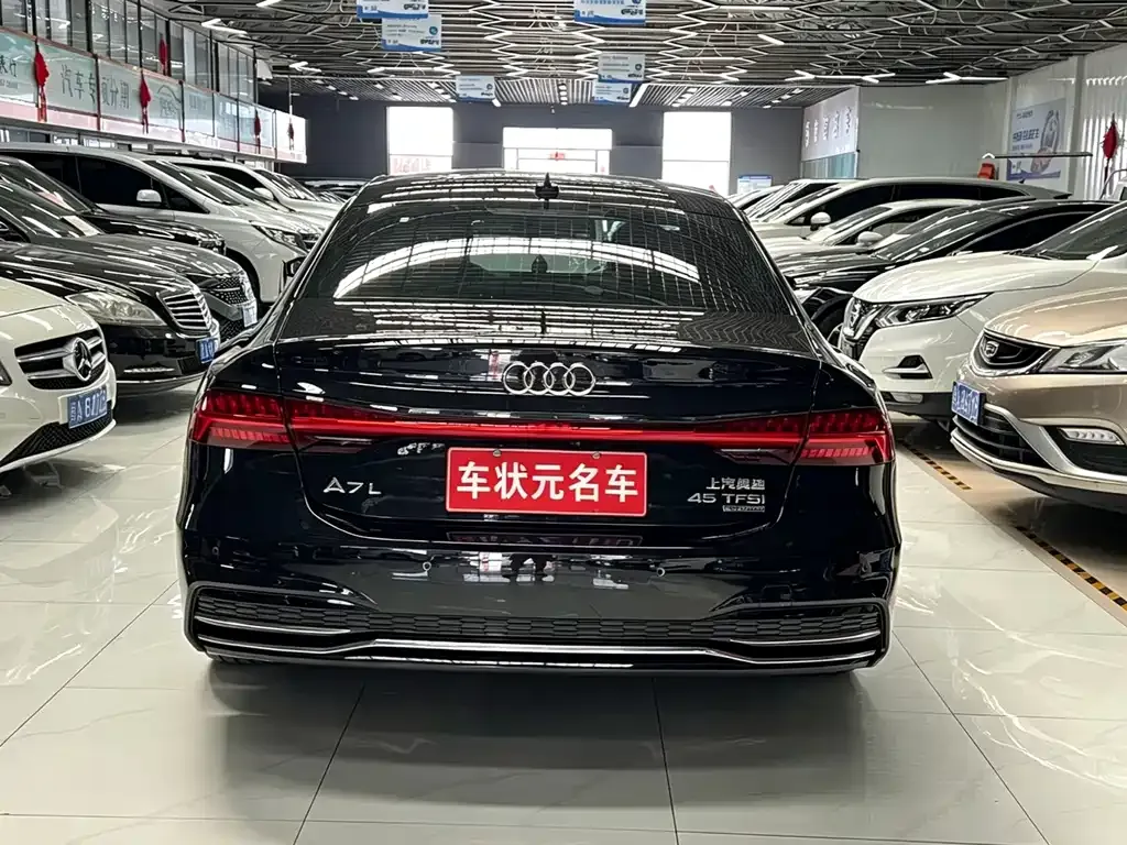 Audi A7L — фото 9