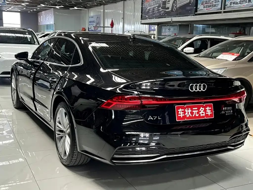 Audi A7L — фото 5
