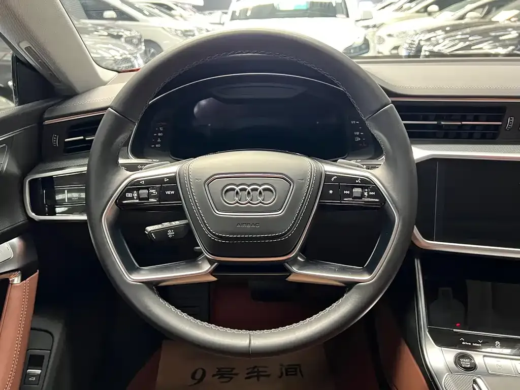 Audi A7L — фото 6