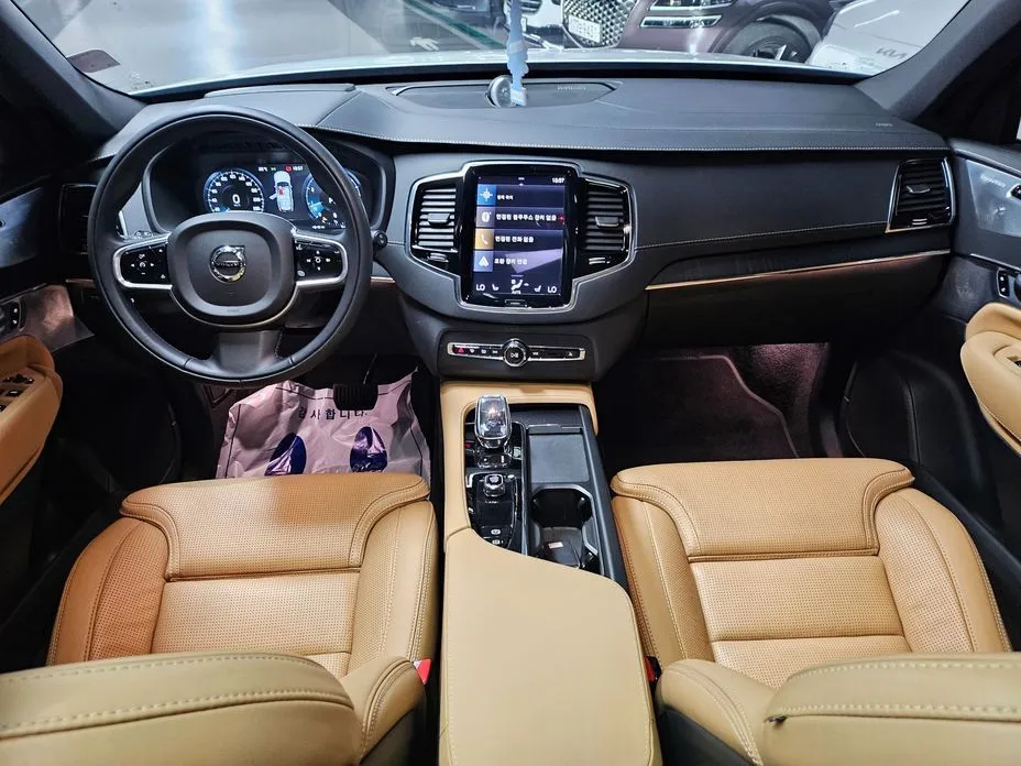 Volvo XC90 — фото 10