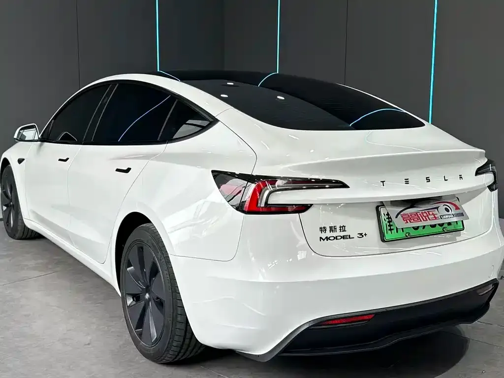 Tesla Model 3 — фото 7