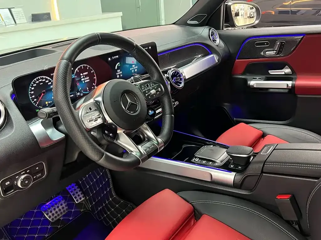 Mercedes-Benz GLB AMG — фото 5