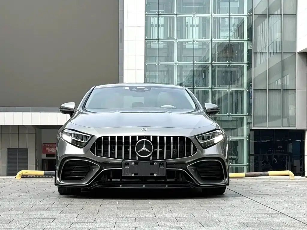 Mercedes-Benz CLS — фото 1