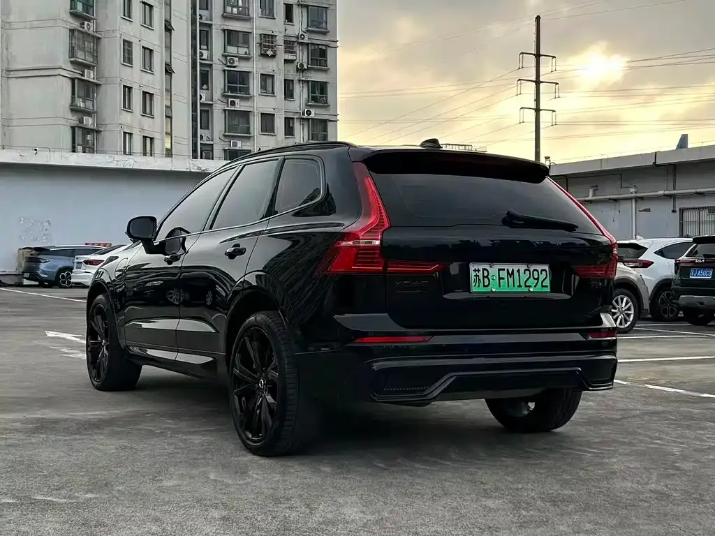 Volvo XC60 PHEV — фото 4