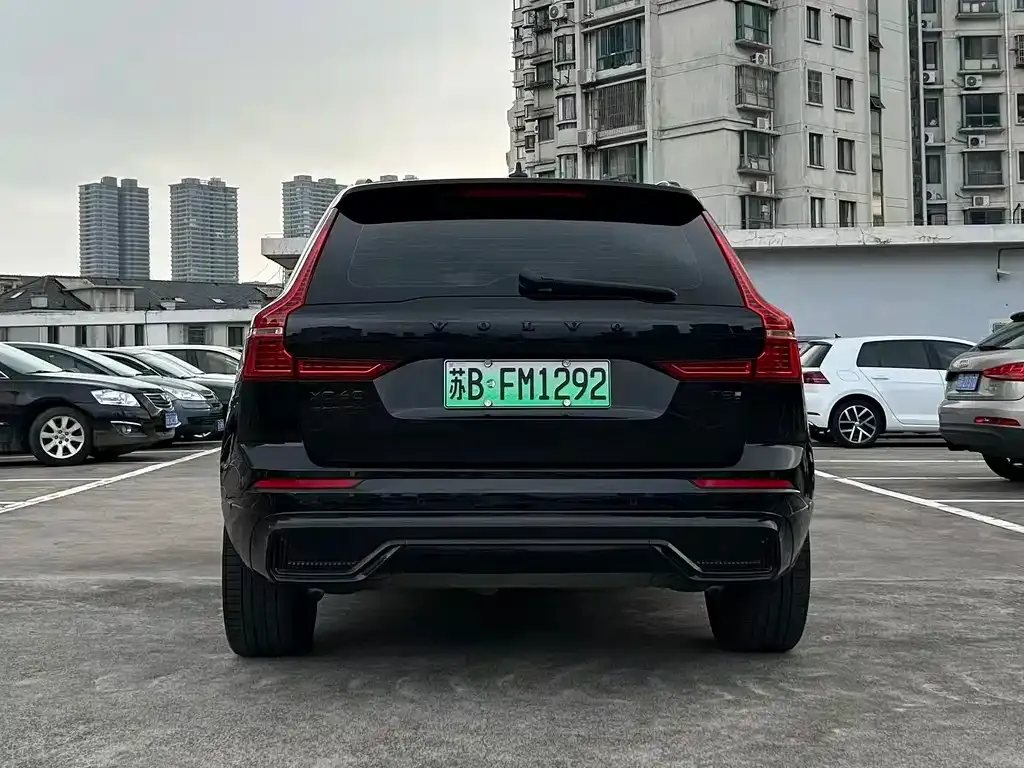 Volvo XC60 PHEV — фото 6