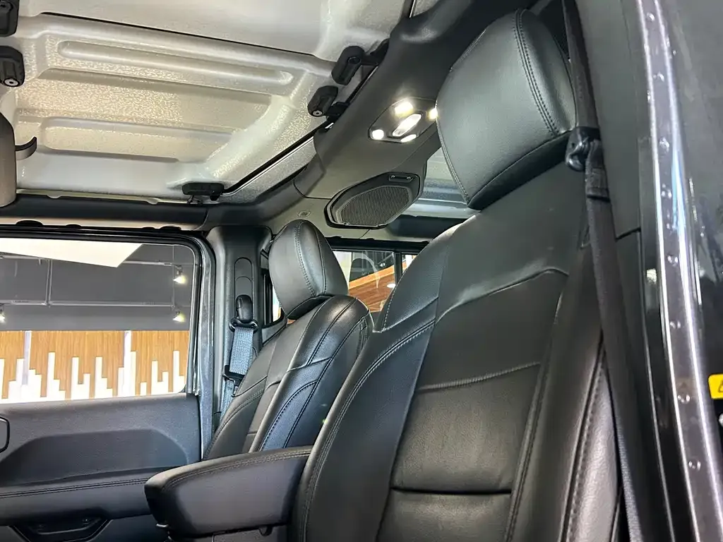 Jeep Wrangler — фото 4
