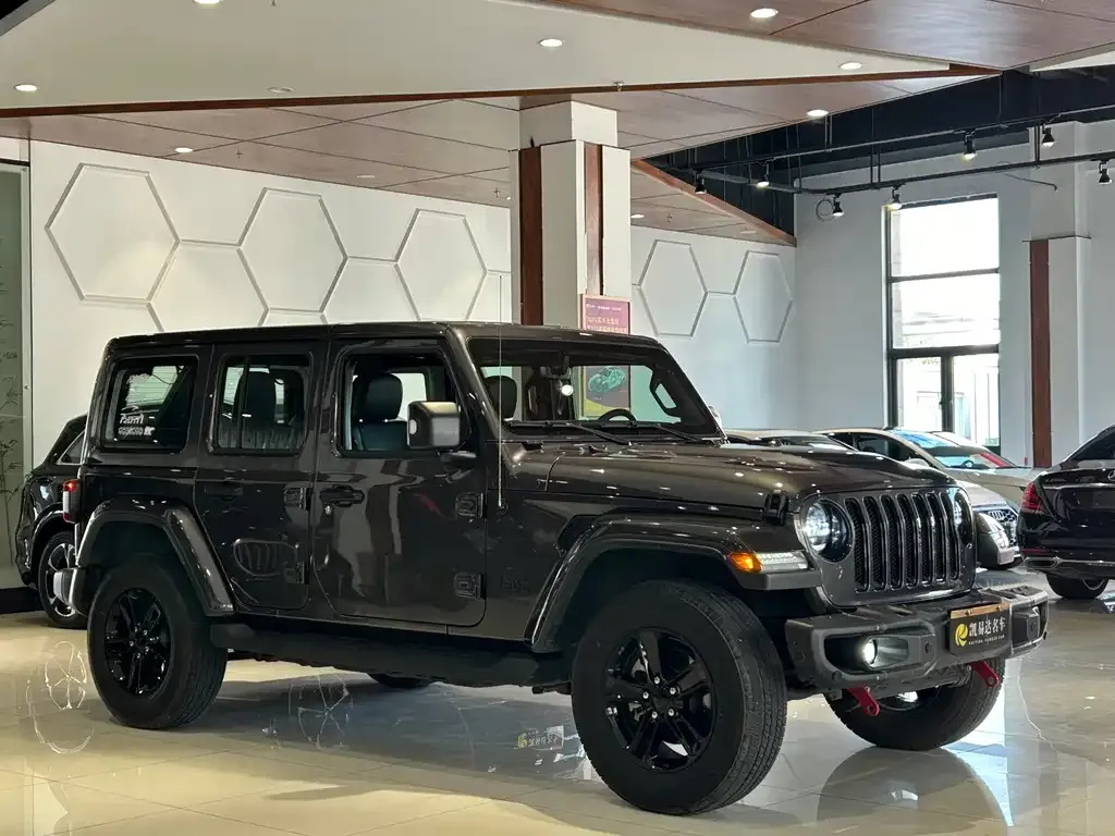 Jeep Wrangler — фото 7
