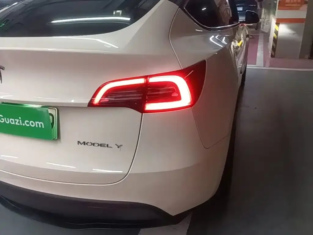 Tesla Model Y — фото 5