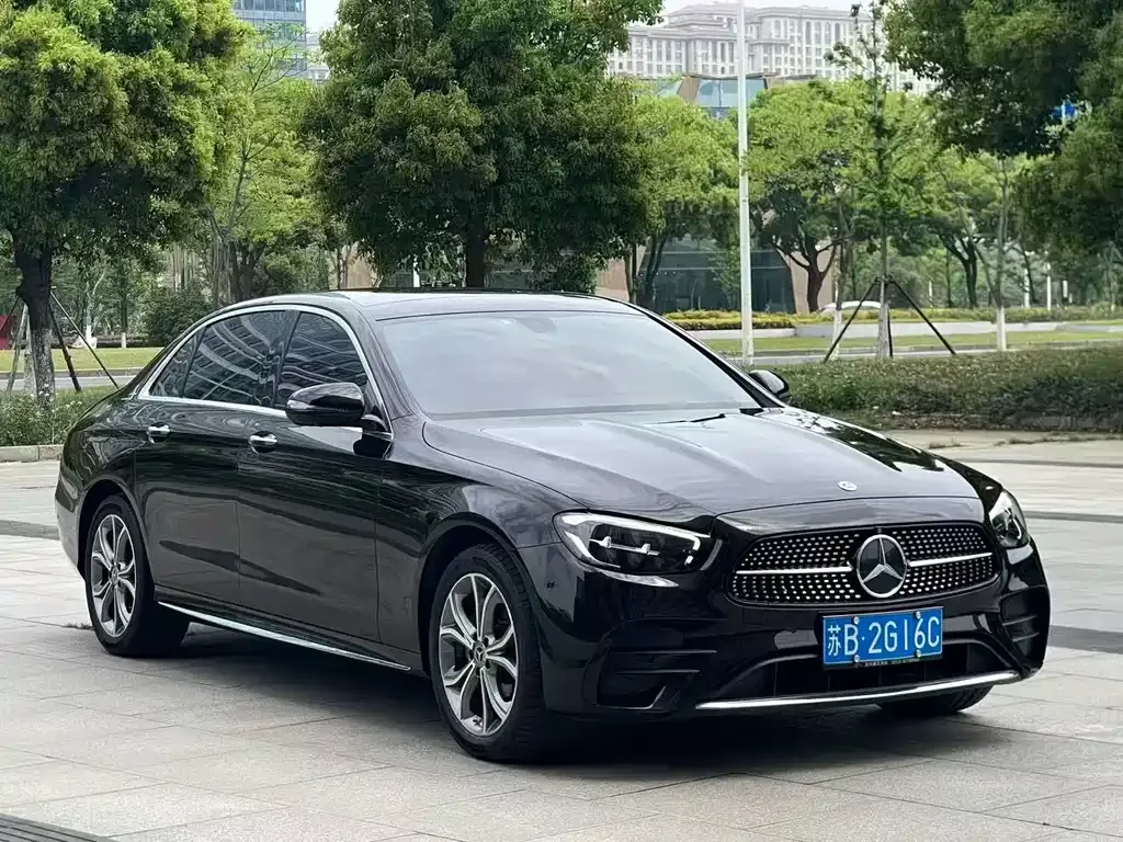 Mercedes-Benz E-Class — фото 8