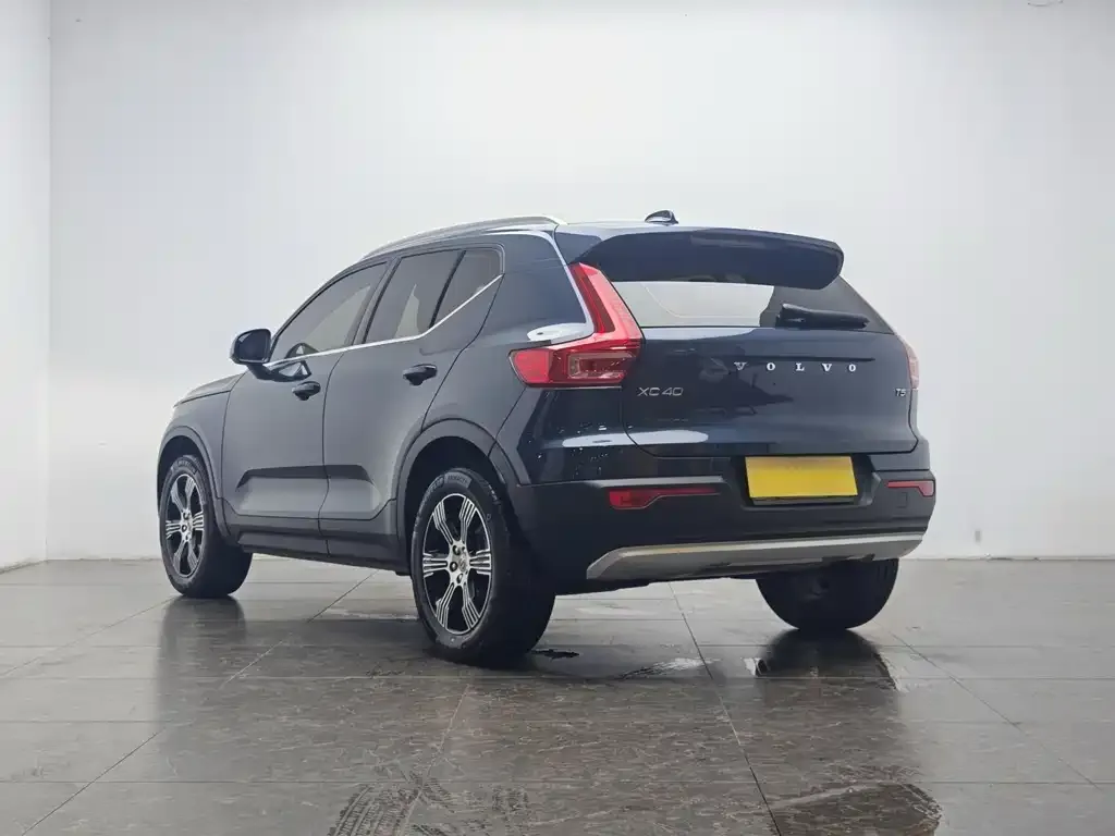Volvo XC40 — фото 3