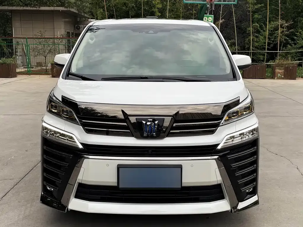 Toyota Vellfire — фото 8
