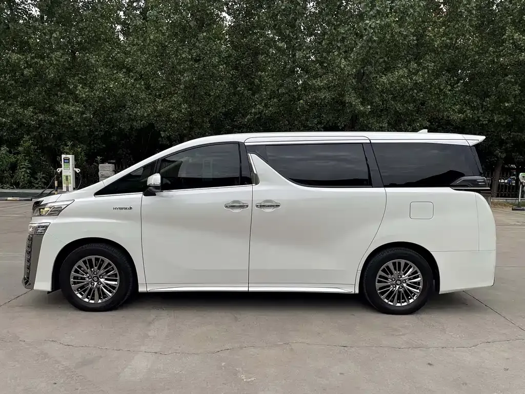 Toyota Vellfire — фото 10