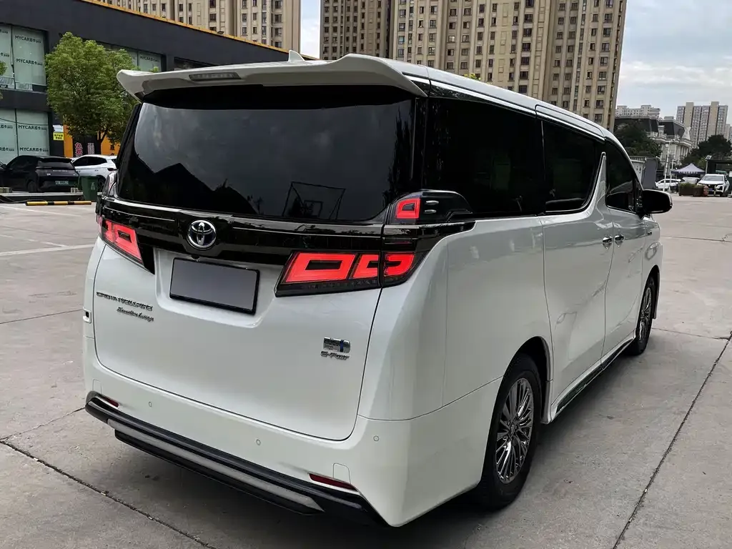 Toyota Vellfire — фото 7