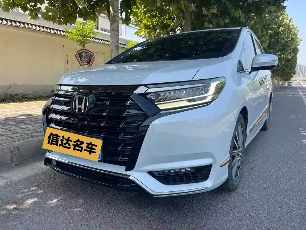 Honda Elysion — фото 1