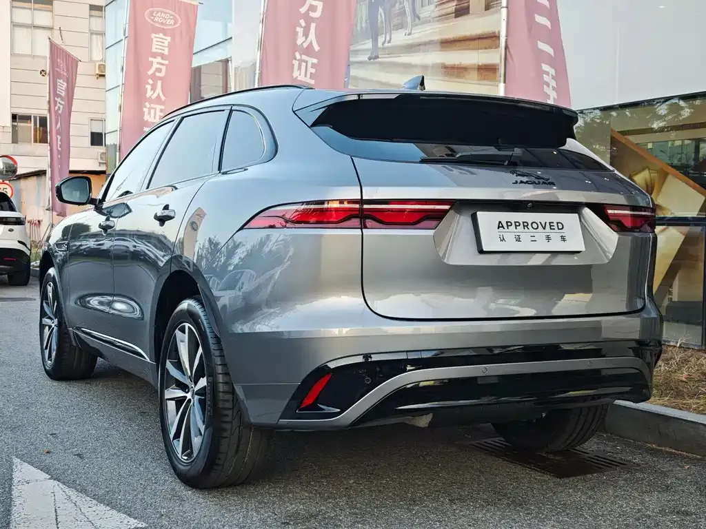 Jaguar F-PACE — фото 6