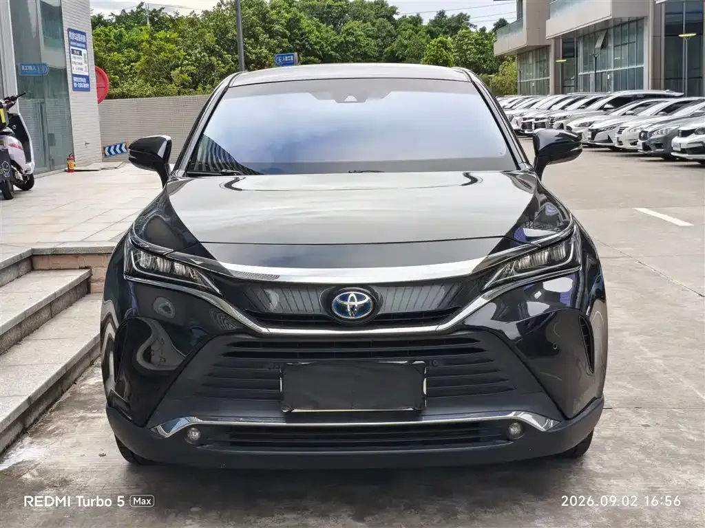 Toyota Harrier — фото 3