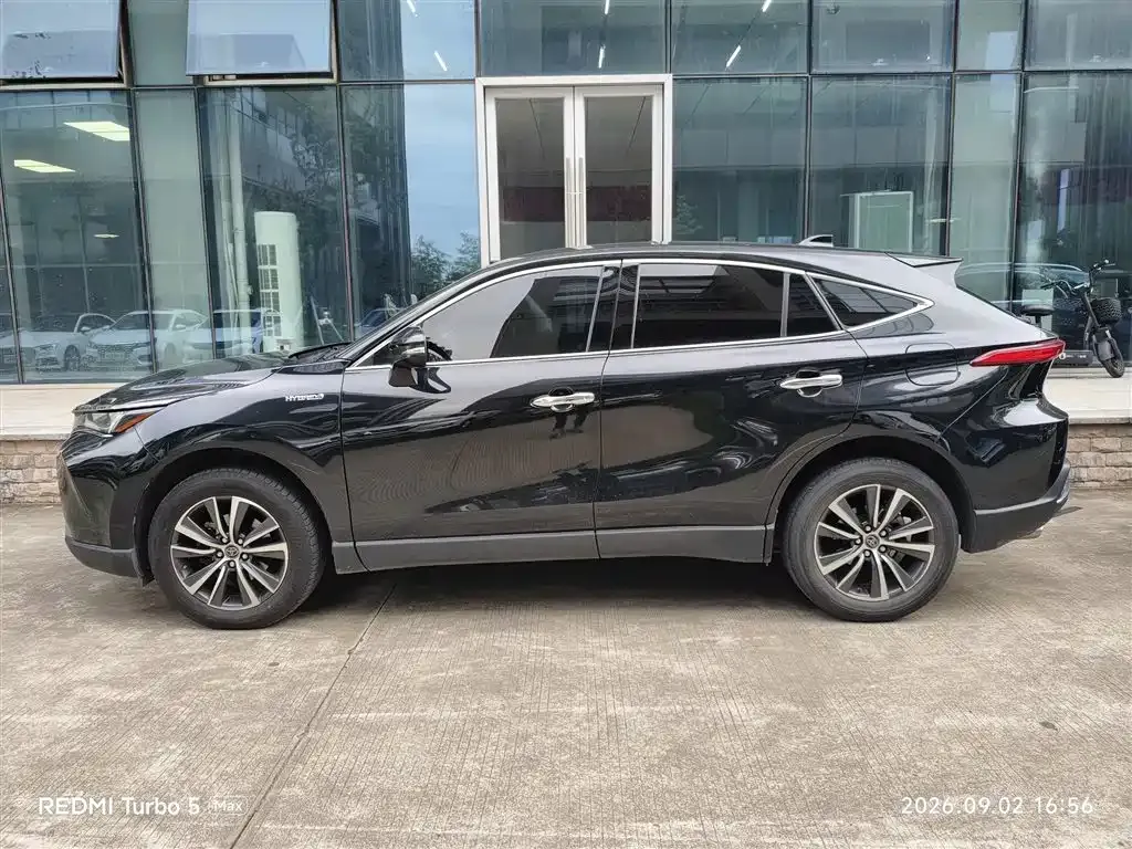 Toyota Harrier — фото 2