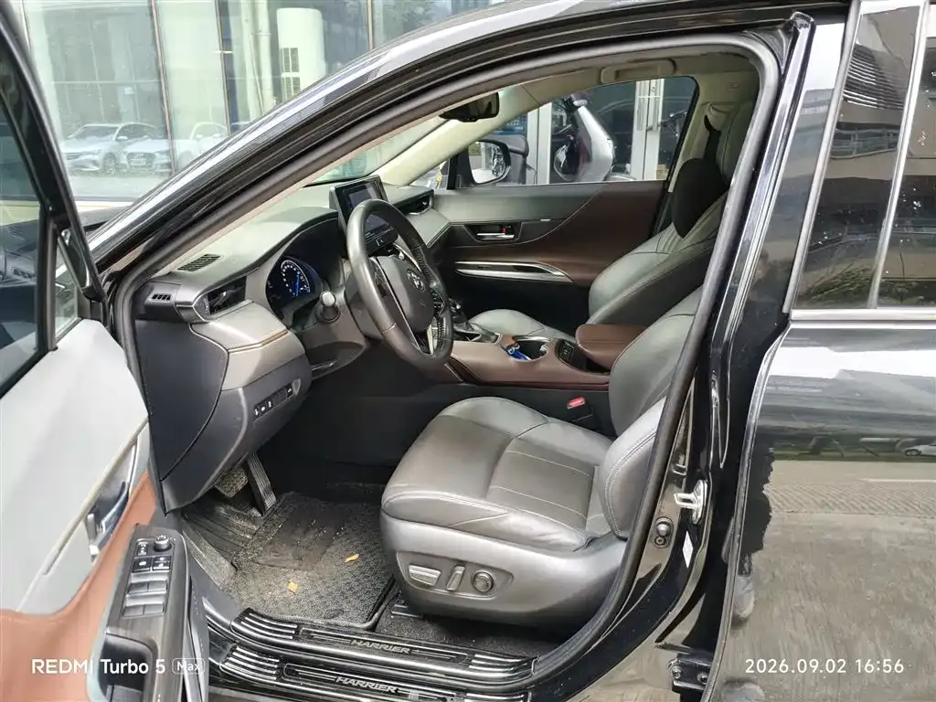 Toyota Harrier — фото 8