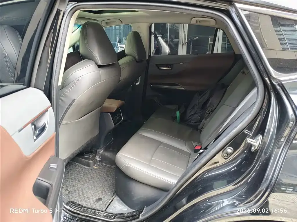 Toyota Harrier — фото 7