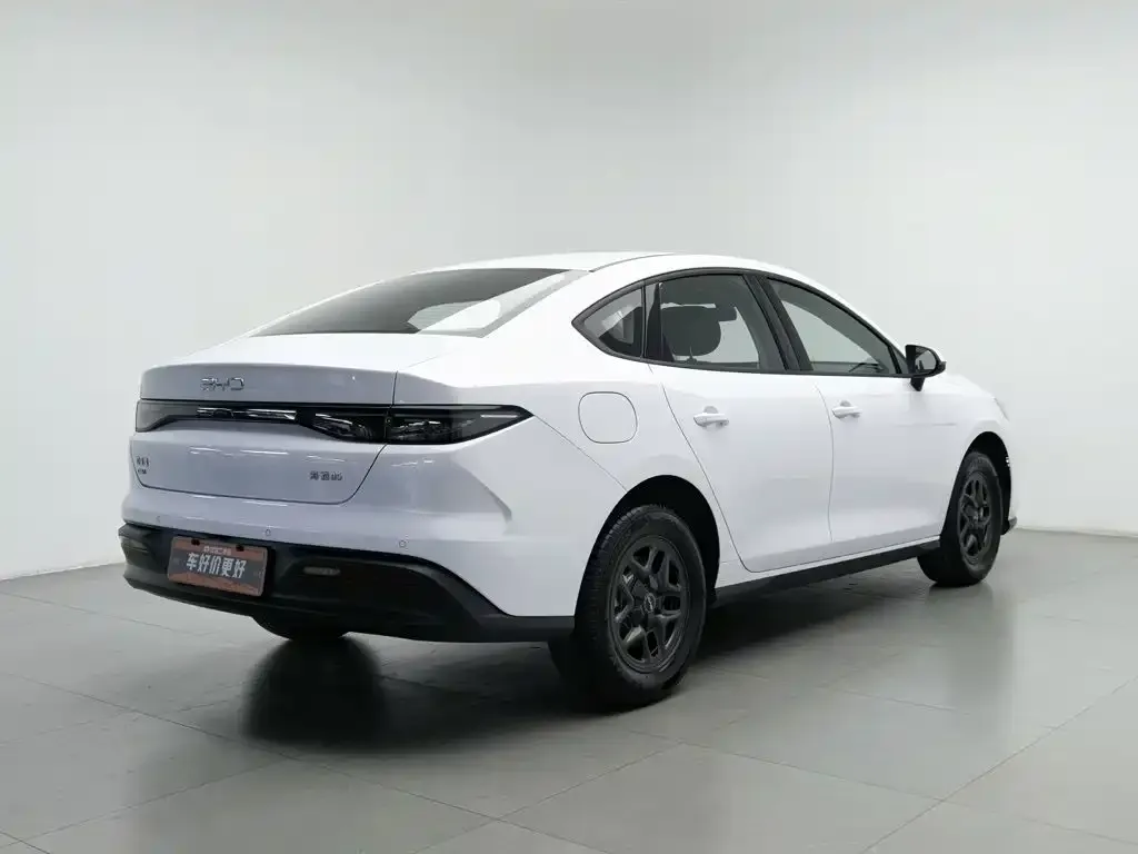 BYD Seal 05 DM-i — фото 7