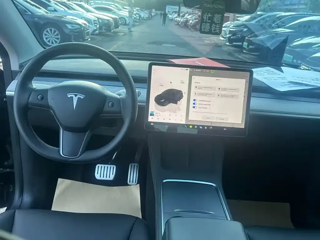 Tesla Model Y — фото 10