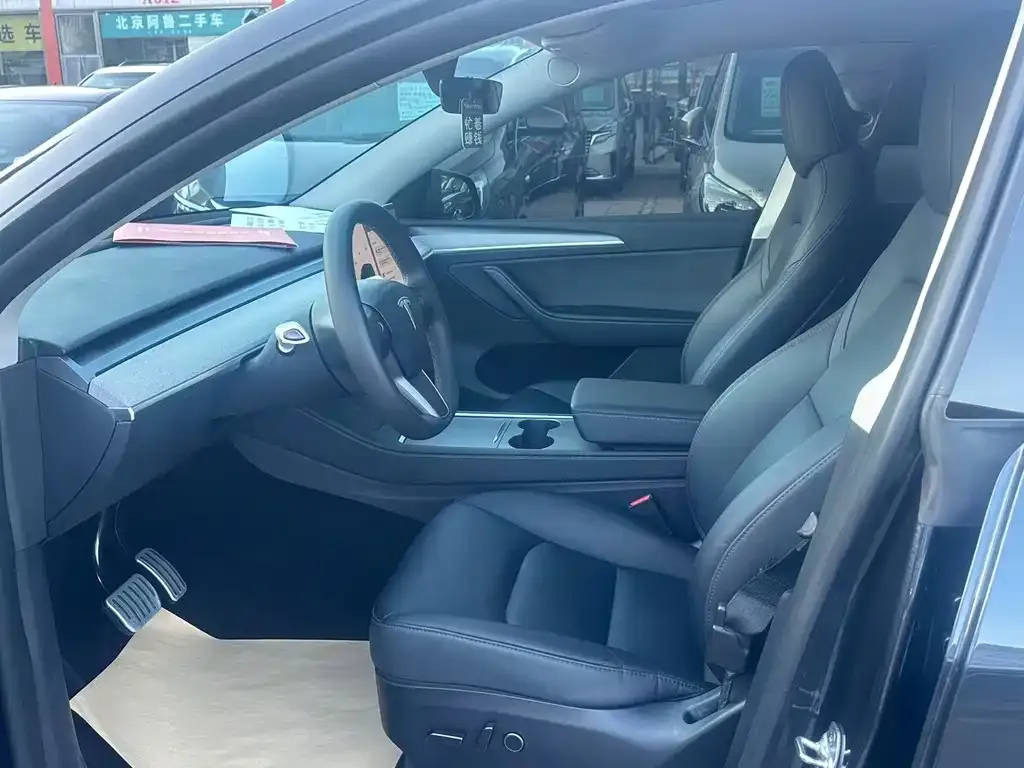 Tesla Model Y — фото 7