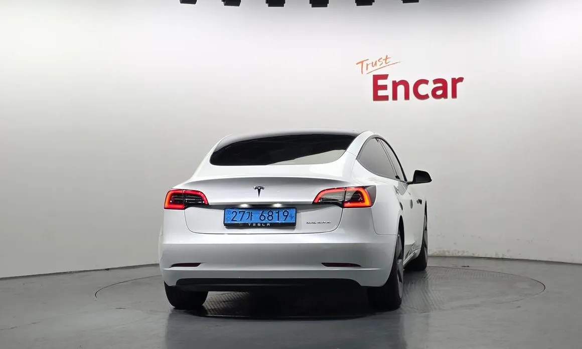 Tesla Model 3 — фото 8