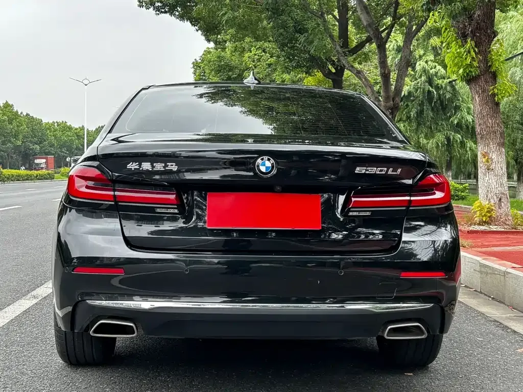 BMW 5 Series — фото 2
