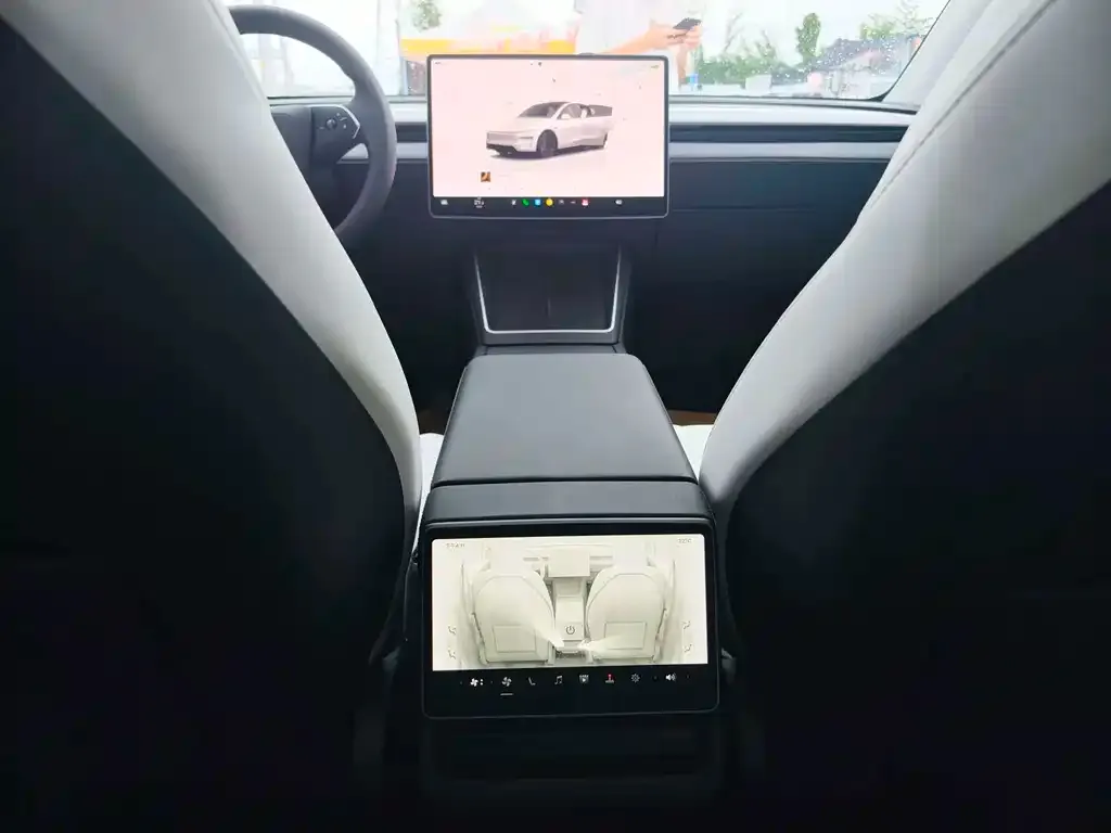 Tesla Model Y — фото 4