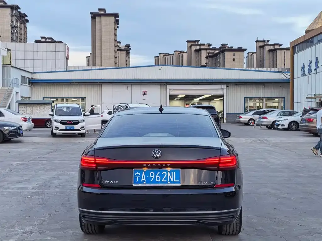 Volkswagen Passat — фото 3