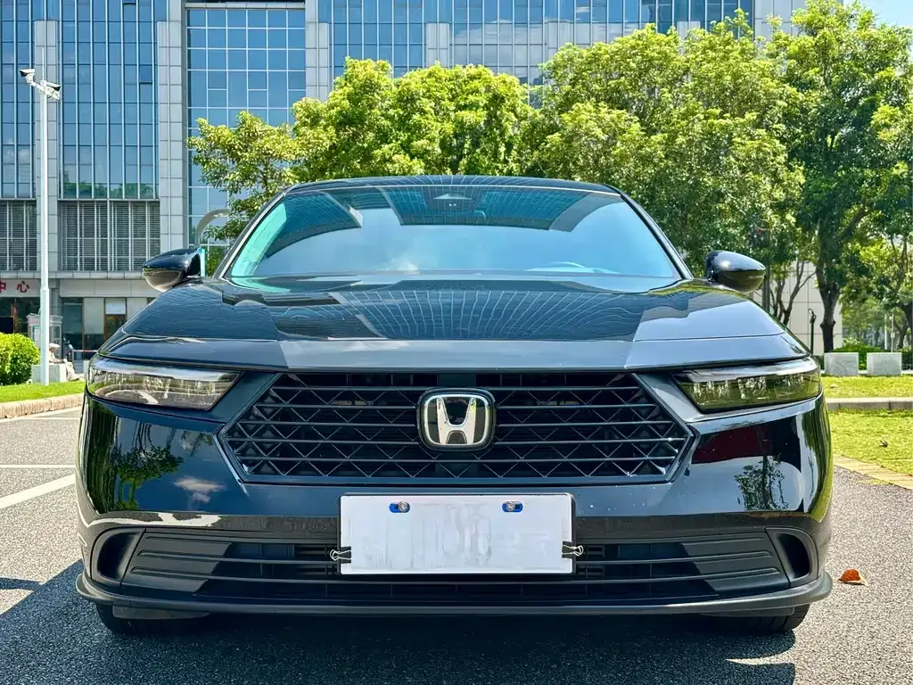 Honda Accord — фото 9