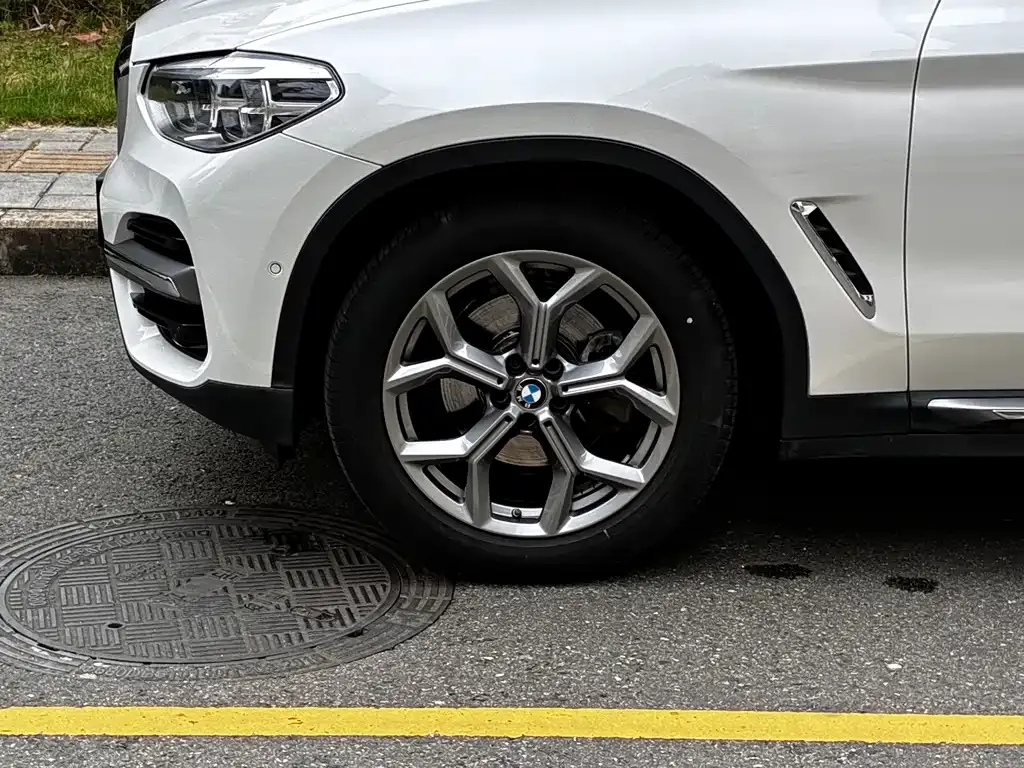 BMW X3 — фото 9